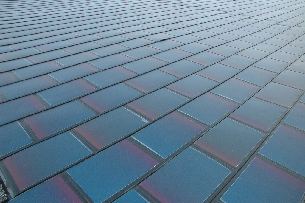 Solar roof tiles